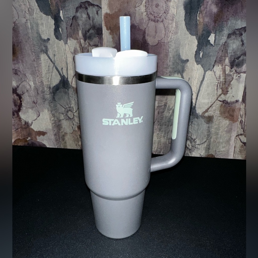 Stanley 30 oz The Quencher